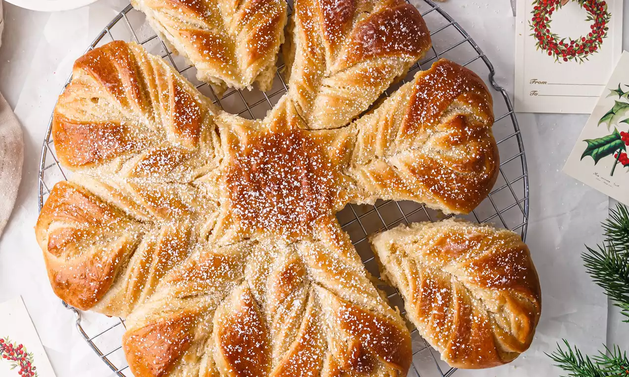 Picture - Vanilla Star Bread - Website Image